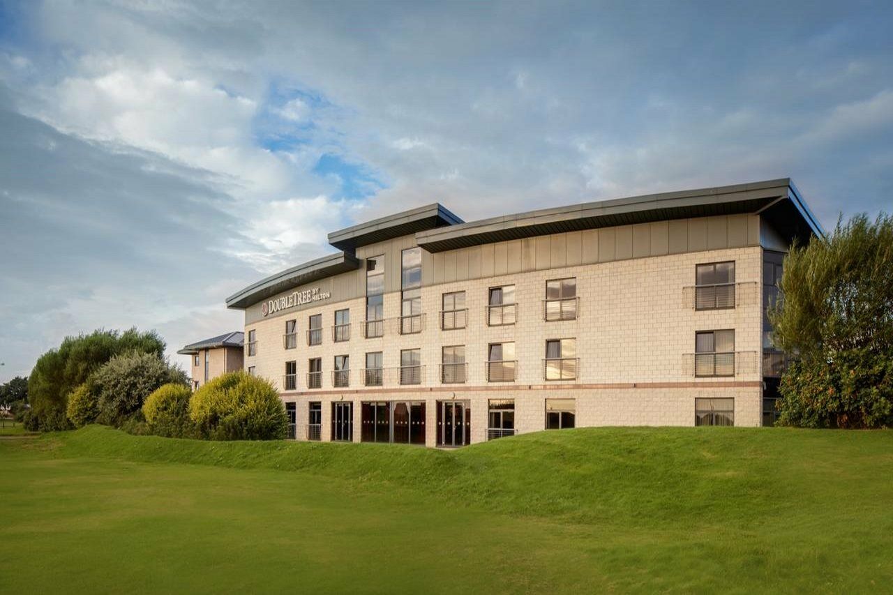 Doubletree By Hilton Aberdeen City Centre Hotel Exterior photo